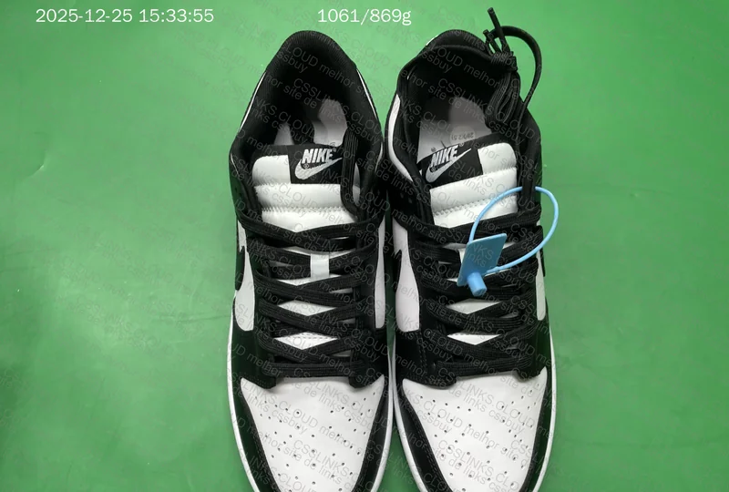 Nike dunk low panda 3