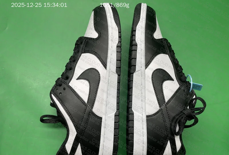 Nike dunk low panda 7