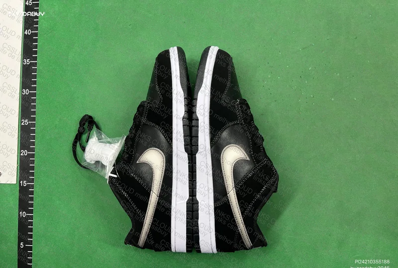 Nike Dunk Low Retro 7