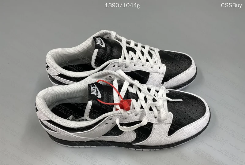 NIKE DUNK LOW REVERSE PANDA