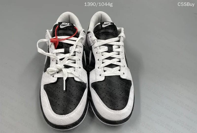 NIKE DUNK LOW REVERSE PANDA 2