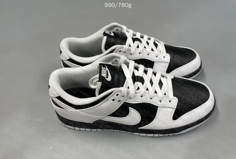 Nike dunk low reverse panda