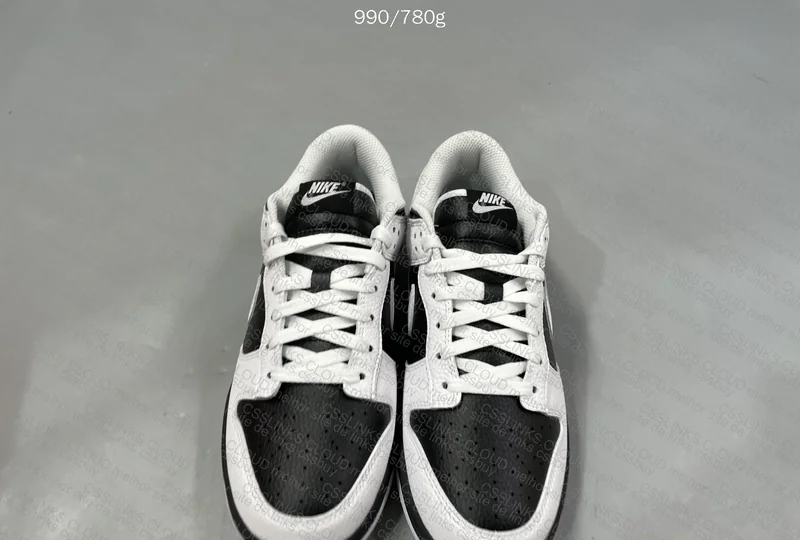 Nike dunk low reverse panda 3