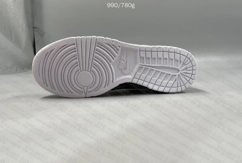 Nike dunk low reverse panda 7