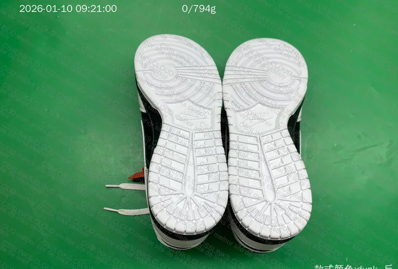 Nike Dunk Low "Reverse Panda" 4