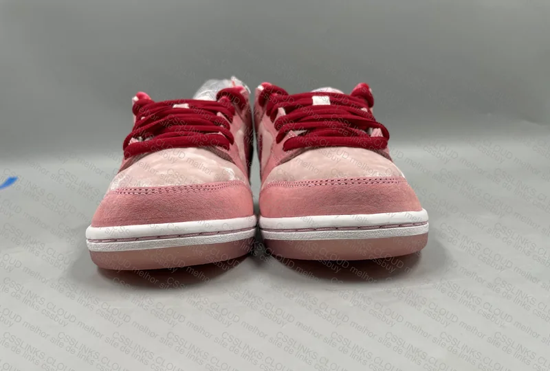 Nike Dunk Low Sb Strange Love 2