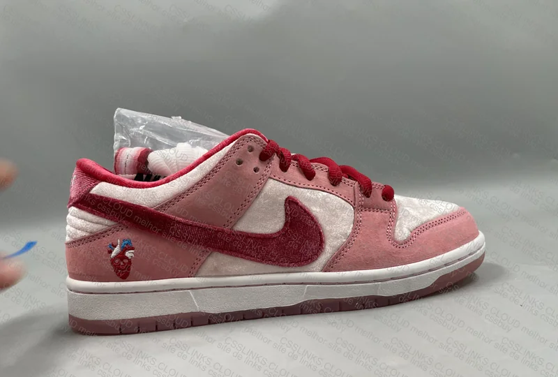 Nike Dunk Low Sb Strange Love 6