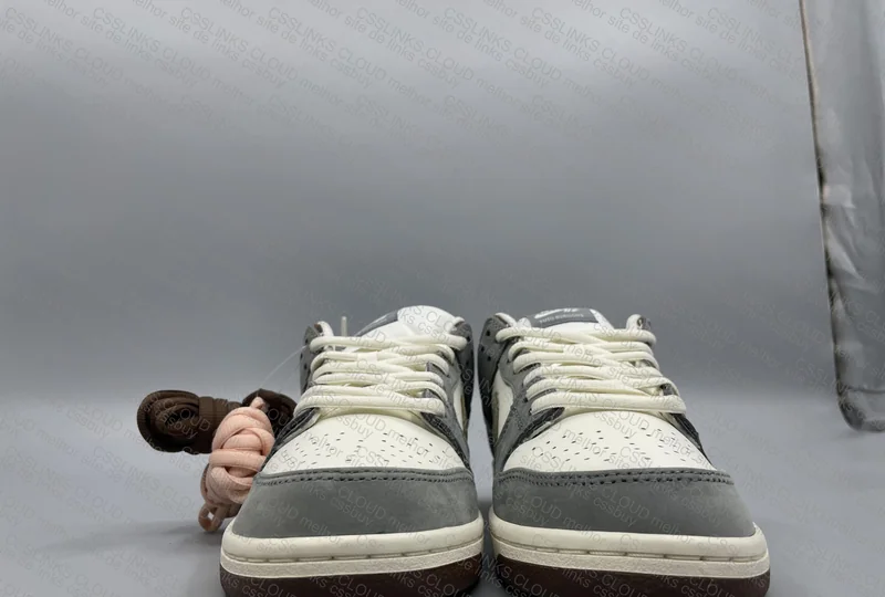 Nike Dunk Low SB x YUTO HORIGOME 2