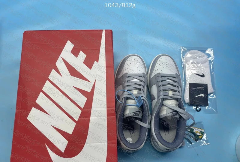 Nike Dunk Low SE Light Carbon