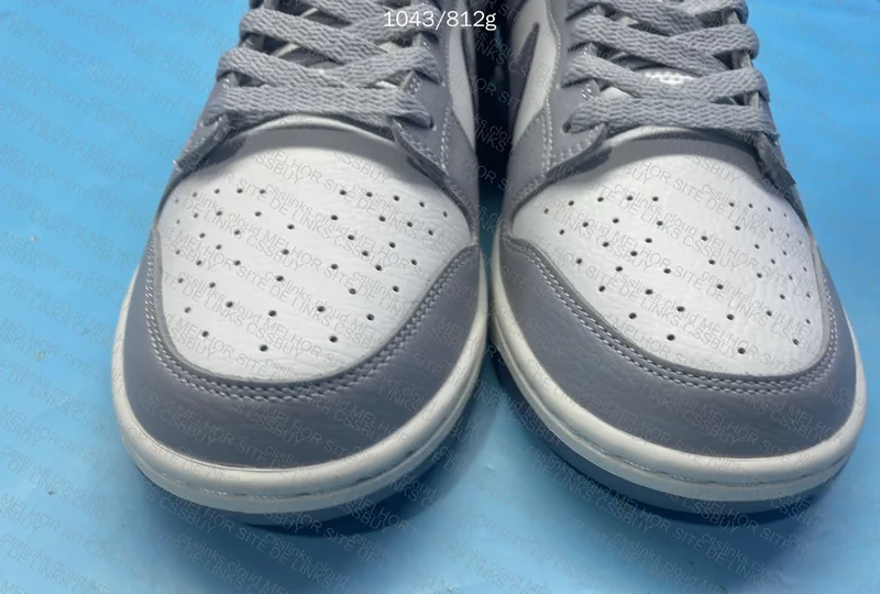 Nike Dunk Low SE Light Carbon 4