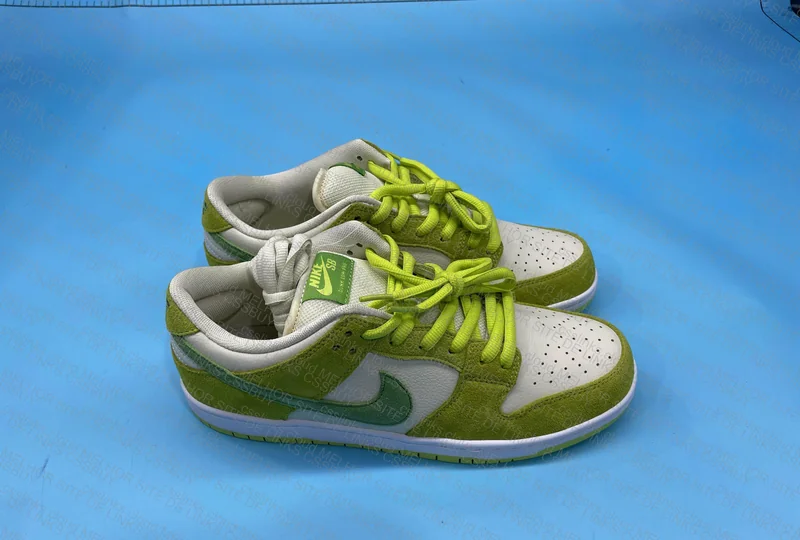 Nike Dunk Low Sour Apple