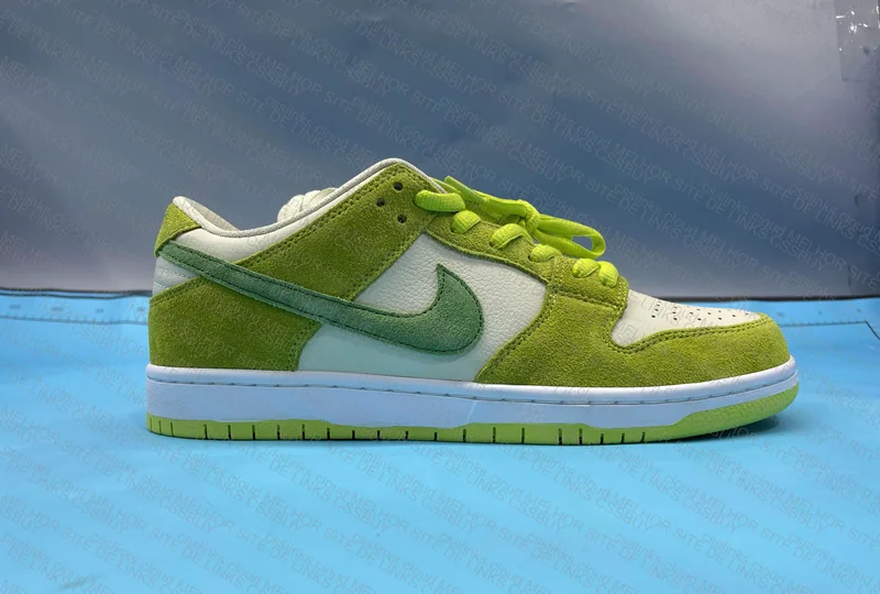 Nike Dunk Low Sour Apple 2