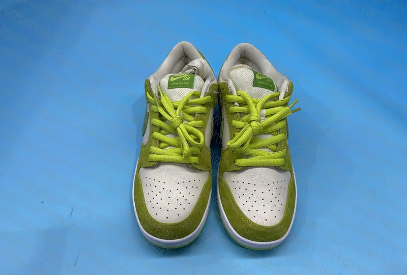 Nike Dunk Low Sour Apple 4