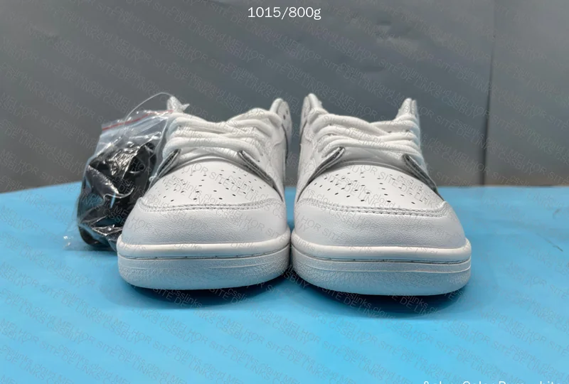nike dunk low triple white 2