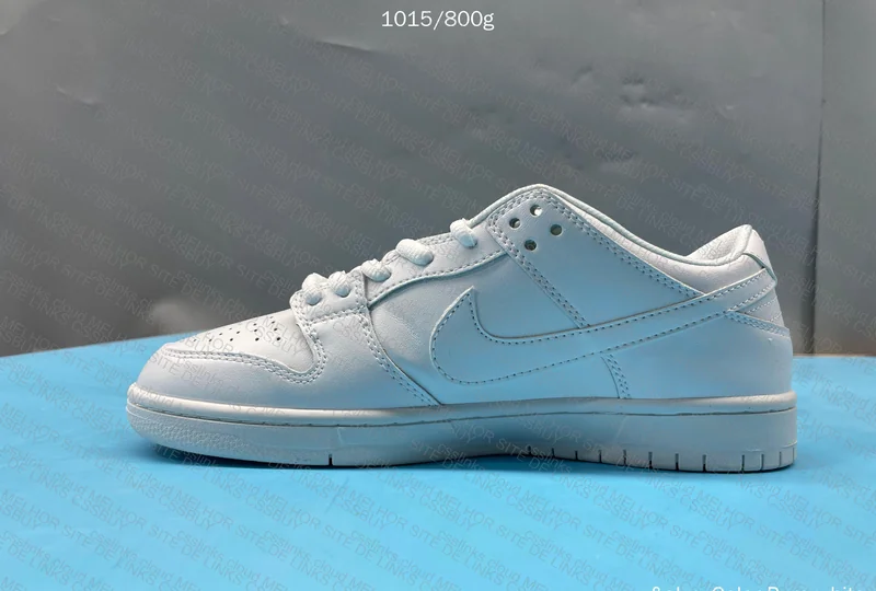 nike dunk low triple white 7
