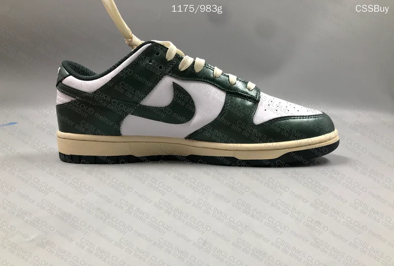 Nike Dunk Low Vintage Green 9