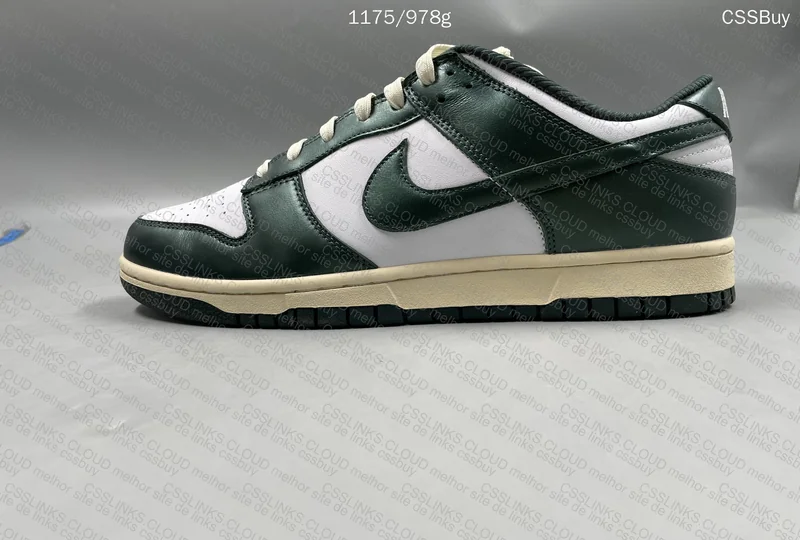 NIKE DUNK LOW VINTAGE GREEN 4