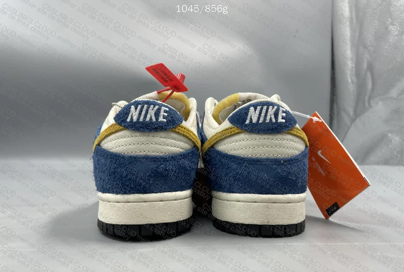 Nike Dunk Low x Kasina "80's Bus" 3