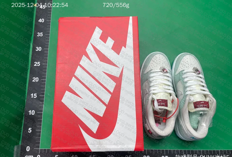 Nike Dunk Low Year of the Dragon 6