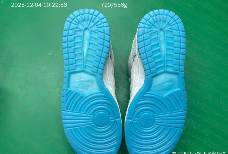 Nike Dunk Low Year of the Dragon 8