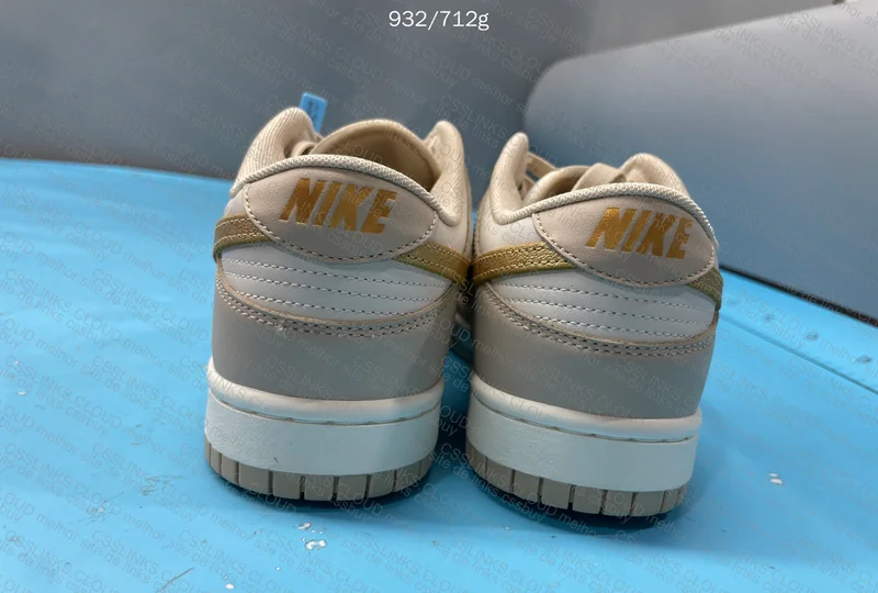 nike dunk metallic gold 3