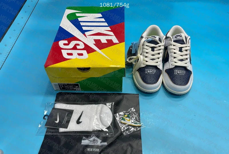 Nike dunk NEW VT