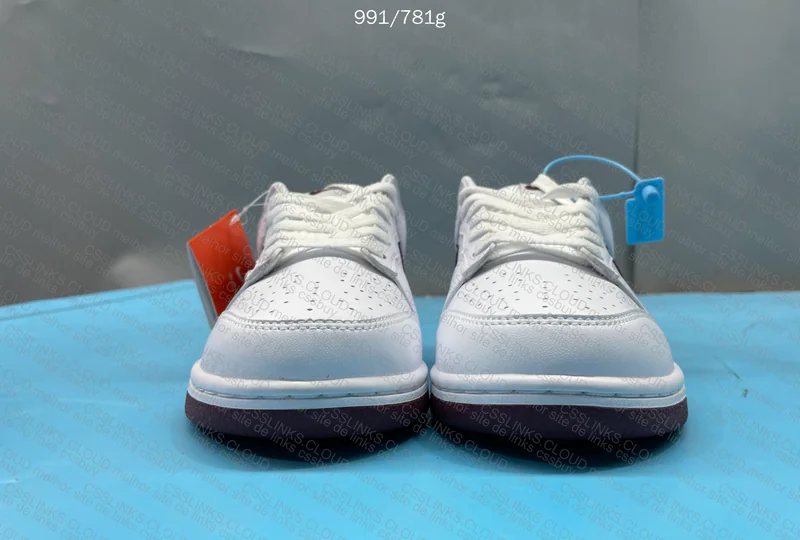 Nike Dunk Night Maroon-White 2