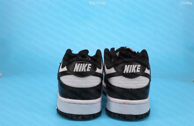 Nike Dunk Panda 3