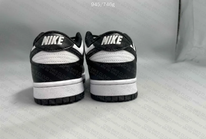 Nike dunk Panda 3