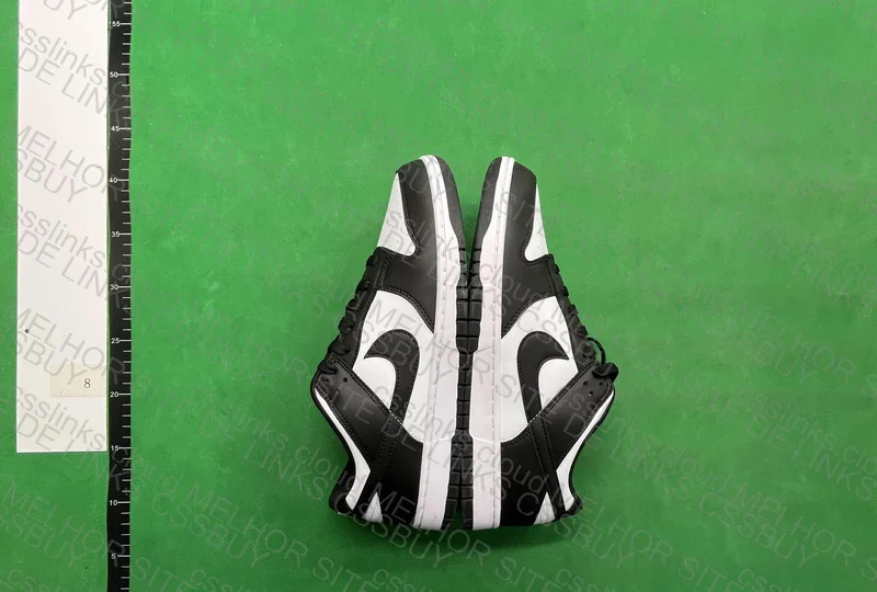 Nike Dunk Panda 4