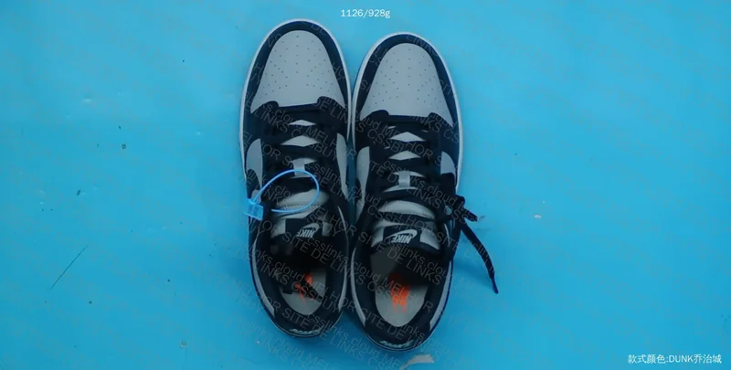 Nike Dunk Panda 3