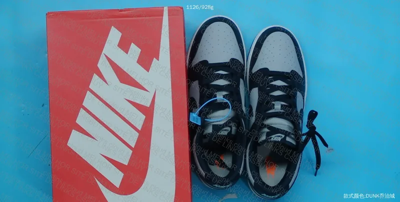 Nike Dunk Panda 4