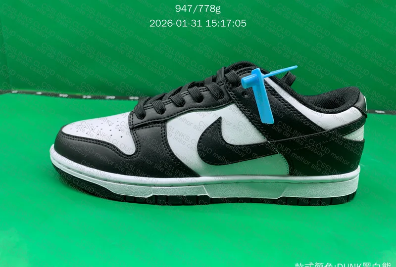 NIKE DUNK PANDA