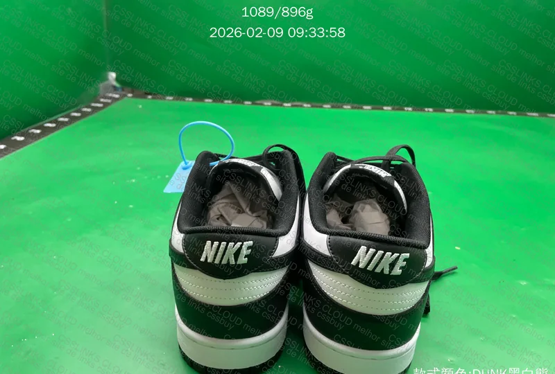 NIKE DUNK PANDA