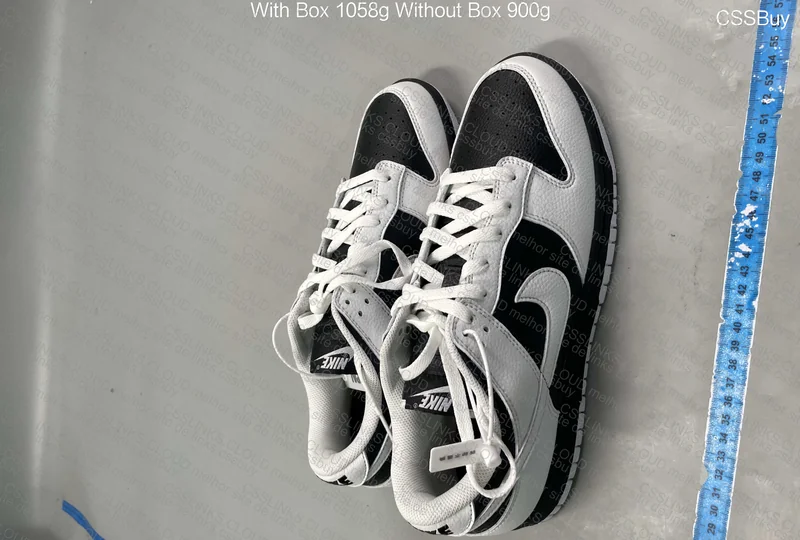 Nike dunk panda reverse