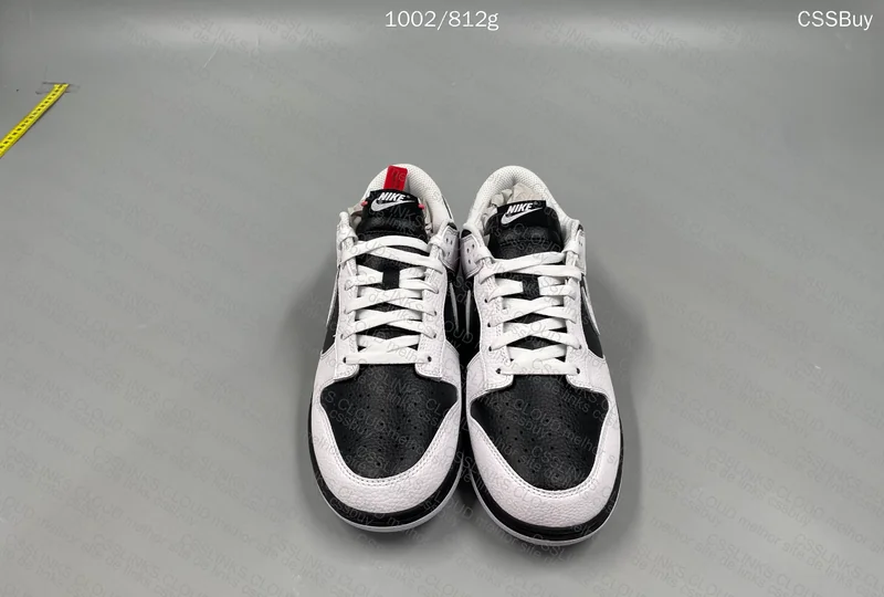Nike Dunk Panda Reverse