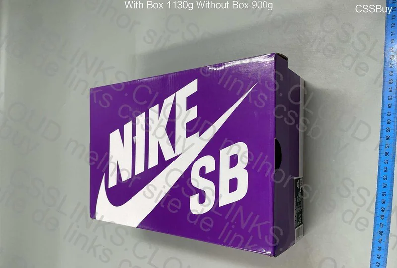 Nike Dunk SB Chicago 11
