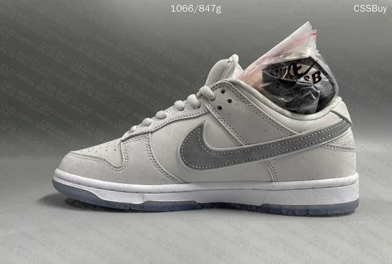 NIKE Dunk SB Lobster White 4