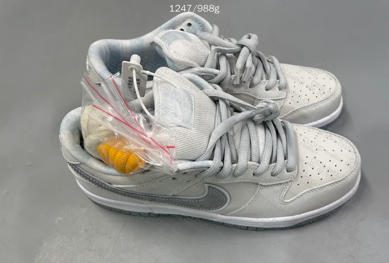 Nike Dunk SB Low "White Lobster" 6