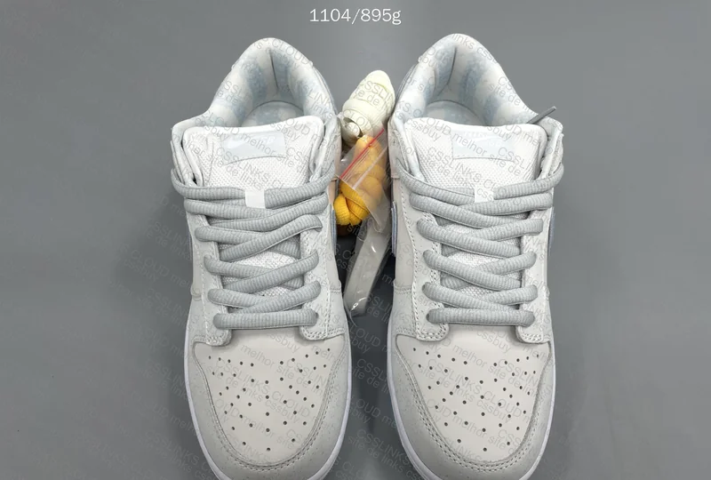 Nike Dunk SB Low "White Lobster"