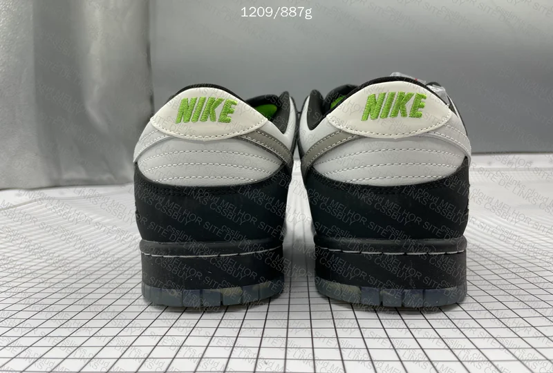 NIKE DUNK SB PIGEON 3