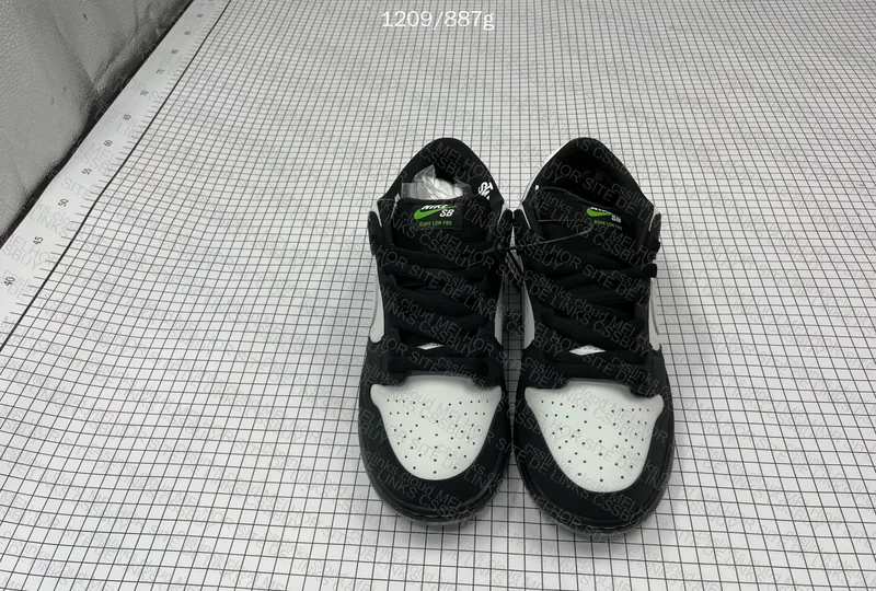 NIKE DUNK SB PIGEON 4