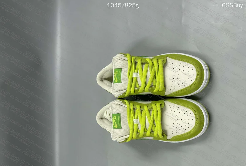 Nike Dunk SB- Sour Apple.