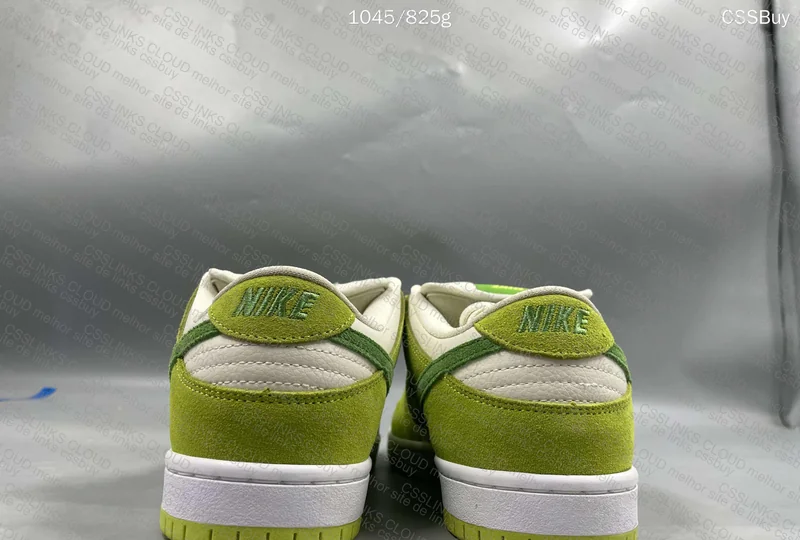 Nike Dunk SB- Sour Apple. 3