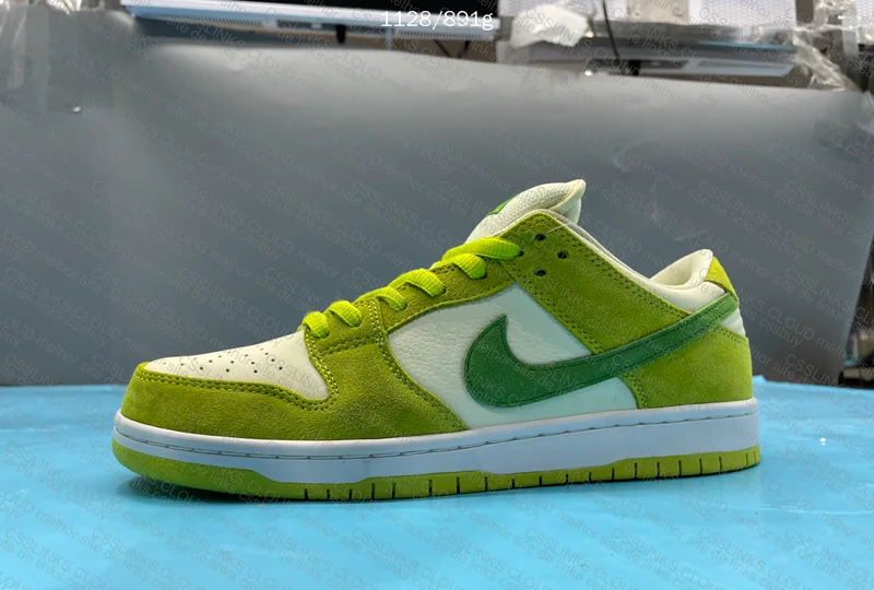 Nike Dunk SB (Sour Apple for Customer) 3
