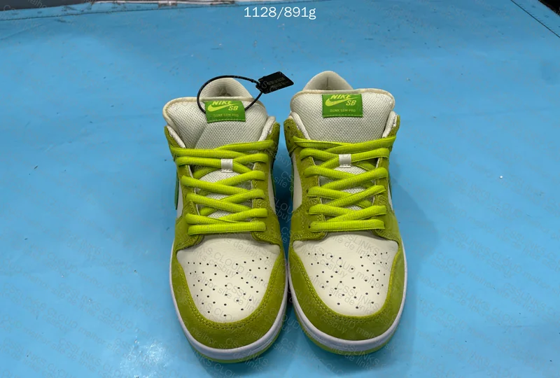 Nike Dunk SB (Sour Apple for Customer) 6