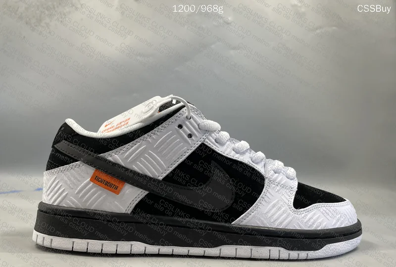 Nike Dunk SB Tightbooth 4