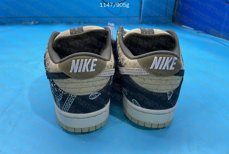 NIKE DUNK SB TRAVIS SCOTT 2