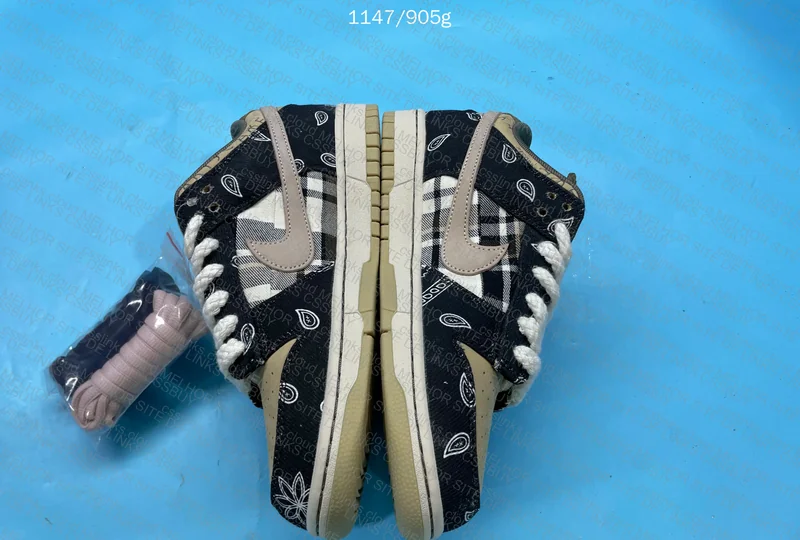 NIKE DUNK SB TRAVIS SCOTT 6