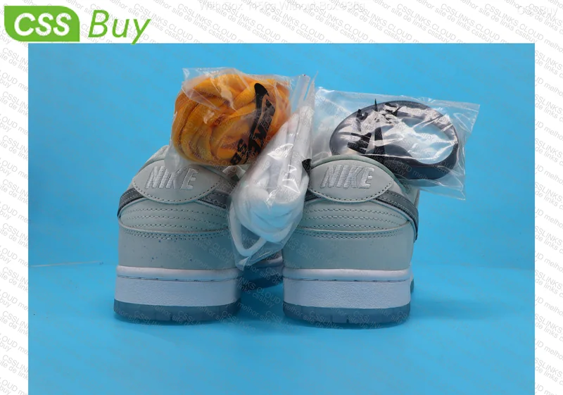 NIKE DUNK SB WHITE LOBSTER